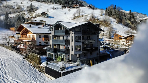 Apartment "Grauzone Grossarl App. Nr. 3 Sun" with Mountain View, Private Terrace and Wi-Fi