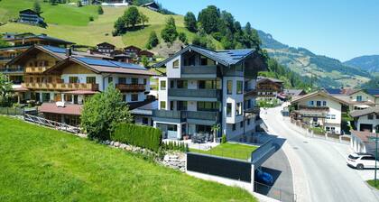 Appartement "Grauzone Grossarl App. Nr. 3 Sun" avec vue sur la montagne, terrasse privée et Wi-Fi