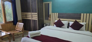 Soundproofing, bed sheets - The Candy Cottage By GRB (Manali)