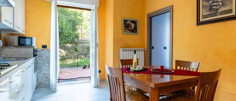 Oven, highchair