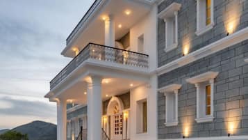 Kiến trúc tòa nhà