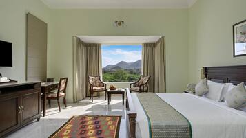 Panoramic Double Room, 1 King Bed, Mountain View | Mountain view