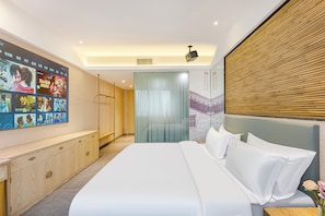 Superior Double Room, 1 King Bed, City View | Desk, laptop workspace, free WiFi - Lemon Breeze Hotel (Guangzhou)