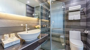Superior Double Room, 1 King Bed, City View | Bathroom | Shower, hair dryer, towels, soap
