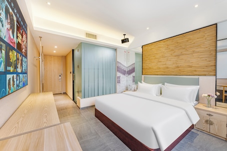 Habitación doble superior, 1 cama de matrimonio grande, vistas a la ciudad | Escritorio, espacio para trabajar con un portátil, wifi gratis. Lemon Breeze Hotel