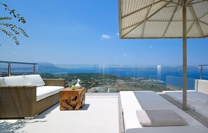 Terrace/patio - Villa Apoi | Private pool, hot tub & seaview! (Chania)