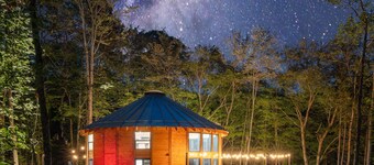 Mount Snow Yurt: Hot Tub~Wood Stove~WiFi~EVcharger