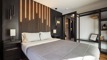 3 bedrooms, desk, iron/ironing board, travel crib