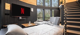 Mount Snow Yurt: Hot Tub~Wood Stove~WiFi~EVcharger