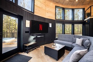 Smart-TV, peis, videospill og bøker