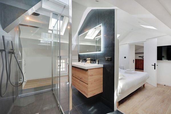 1 habitación, escritorio, tabla de planchar con plancha y wifi gratis