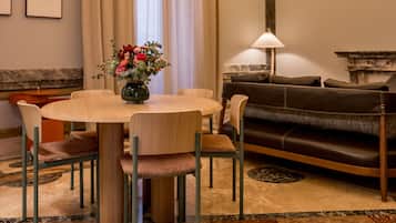 Suite la Marquesa | Zona de estar | Una Smart TV