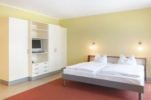 Travel crib