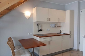 Fridge, microwave, oven, stovetop - Elegant eingerichtete Ferienwohnung (Granzow)