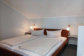 1 bedroom, travel cot, WiFi