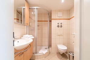 Whirlpool, Haartrockner, Bidet, Handtücher