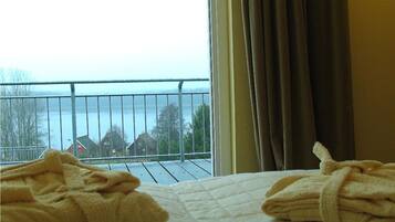 Travel crib, WiFi