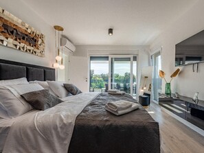 Villa | 4 camere, con arredamento individuale, ferro/asse da stiro, lenzuola