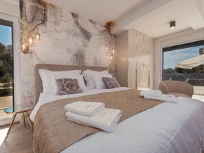 4 bedrooms, individually furnished, iron/ironing board, bed sheets - Villa Nina in Croatia Near the Adriatic Coast (Nin)