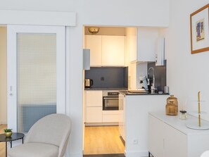 Apartment | Private kitchen | High chair - Spacious Studio Near Seafront (Middelkerke)