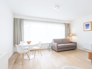 Apartment | Dining