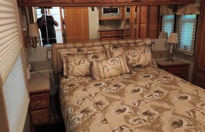 3 bedrooms, bed sheets