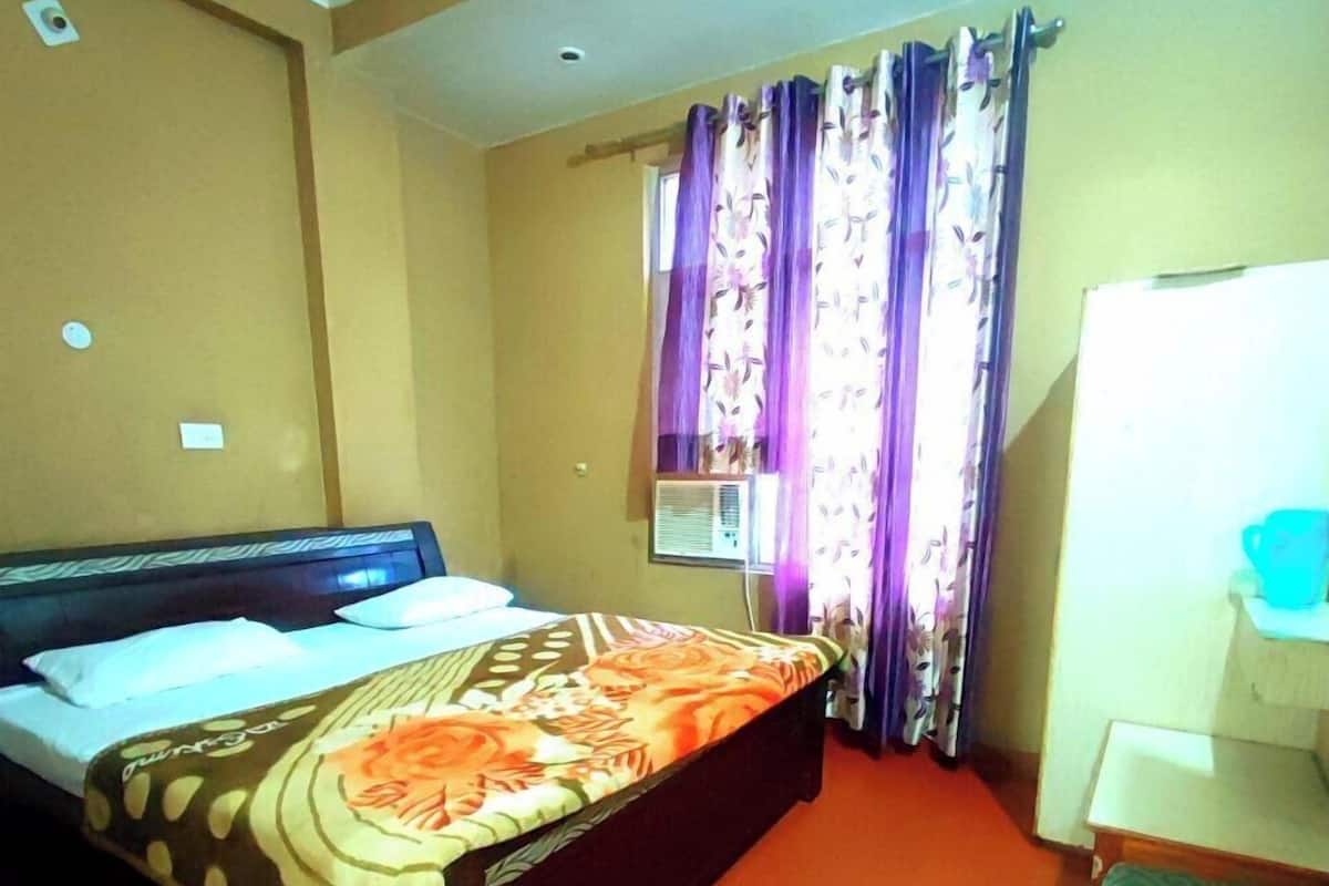 Standard Tek Kişilik Oda, Tepe Manzaralı | Dizüstü bilgisayar çalışma alanı, ücretsiz portatif/ilave yatak 