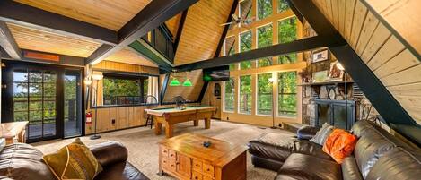 Télévision, cheminée