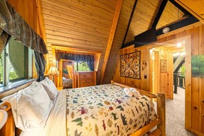 3 bedrooms, WiFi, bed sheets - Lookout Lodge Gatlinburg Cabin (Gatlinburg)