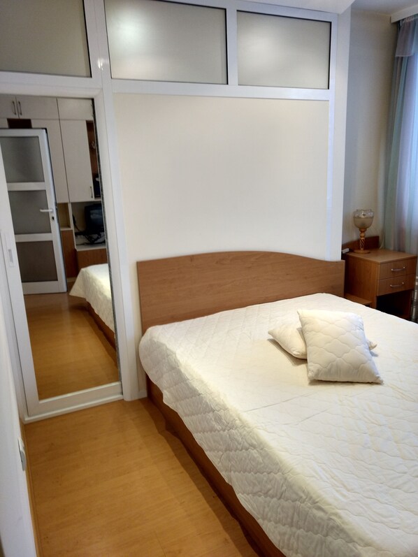 1 bedroom, iron/ironing board, WiFi, bed sheets