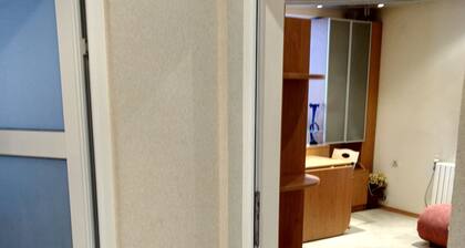 Charming 1-bedroom apartment-city Vratsa, 4 min to city center, AC, WiFi 60 Mbps