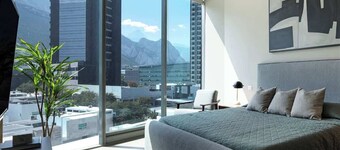 Mountain View Stay: Pool & Gym Included