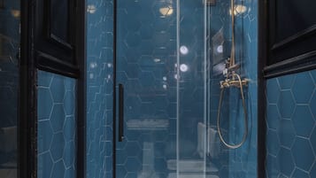 Deluxe Suite Junior | Bilik Mandi | Pengering rambut, tuala disediakan, sabun, syampu