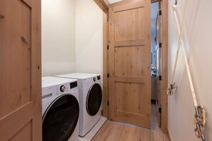 Interior - Downtown Fraser| Hot tub |Walkable (Fraser)