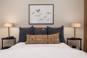 3 soverom, skrivebord, strykejern/-brett og wi-fi (inkludert)