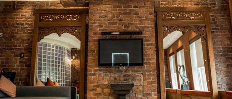 11 عدّة غرف نوم وتجهيزات عازلة للصوت