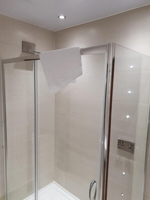 Apartment | 11 bedrooms, soundproofing - The Famous Floor Sleeps 26 and Group Acc Sleeps30 (Liverpool)