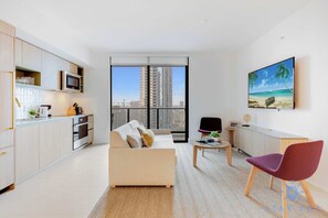 TV, offices - Apartment in Miami 2BR-2BTH-Pool (Miami)