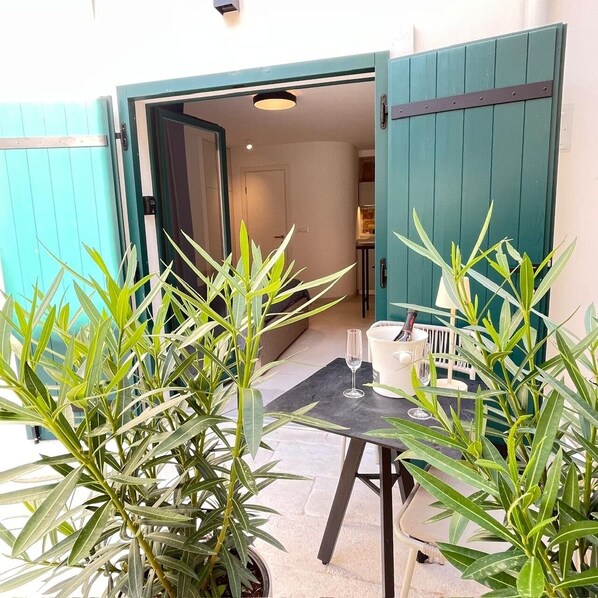 Outdoor dining - Luxury apartment with terrace, relax and confort in the old town (Split)