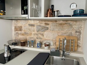 Fridge, microwave, stovetop, coffee/tea maker - Luxury apartment with terrace, relax and confort in the old town (Split)