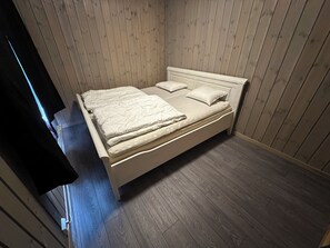 3 Schlafzimmer, Reisekinderbett, WLAN, Bettwäsche