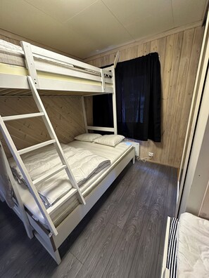 3 camere, culla da viaggio, Wi-Fi, lenzuola