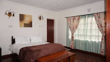 3 chambres, fer et planche à repasser, Wi-Fi, draps fournis