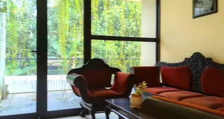 In-room dining. Great Residence