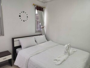 Superior-Doppelzimmer, Stadtblick | Schreibtisch, laptopgeeigneter Arbeitsplatz, kostenloses WLAN