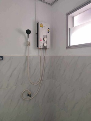 風筒、提供毛巾、番梘、洗頭水