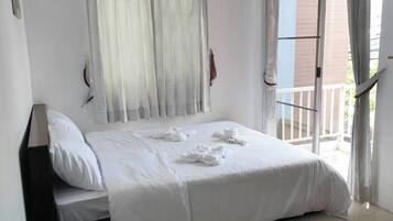 Desk, laptop workspace, free WiFi