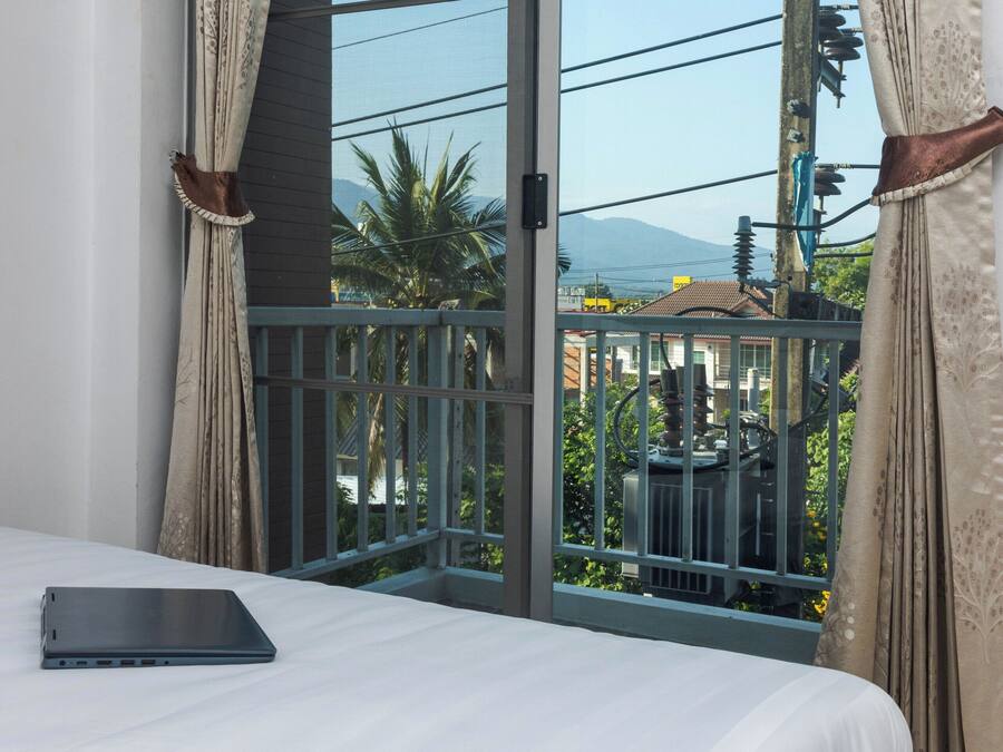 Superior tweepersoonskamer, uitzicht op stad | Een bureau, een laptopwerkplek, gratis wifi