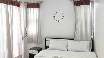 Desk, laptop workspace, free WiFi