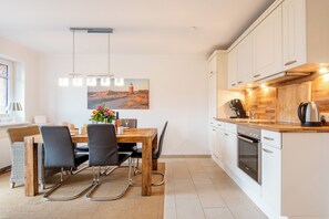 Fridge, stovetop, dishwasher, coffee/tea maker - House Nordmarkgarten, Whg. 02a (Westerland)
